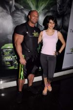 Gul Panag_s workout to promote Dohne Nutrition whey in True Fitness on 4th Oct 2011 (9).JPG